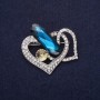 Brosche Herzen in Strass mit Steinen in Weiß, Blau und Gelb, 38×36 mm, silberfarbenes Metall