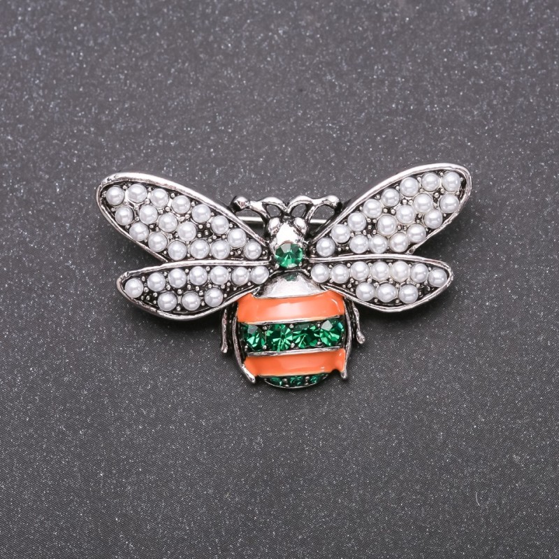 Bienenbrosche, grüne und orange Emaille, graues Metall, 40×25 mm
