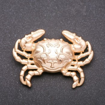 Brosche Königskrabbe aus Gelbgold