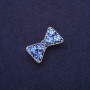 Brosche Schleife mit Strass, blau, 27×16 mm, silberfarbenes Metall