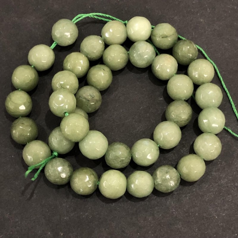 Perlen auf Schnur Jade (künstlich), facettierte Kugeln, Ø 10 mm, Länge ca. 36 cm