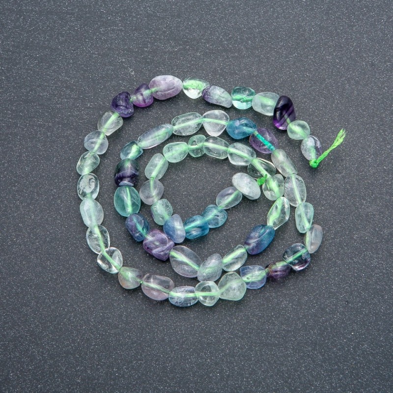 Perlen auf der Schnur aus natürlichem Fluorit, Galttivka-Form, Durchmesser 8x6 mm, Länge 39 cm +