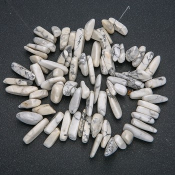 Howlith-Nuggets in Nadelform, Größe 20 x 8 mm, Länge 40 cm +