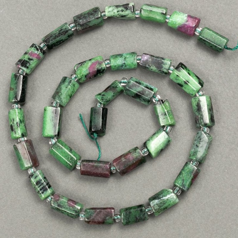 Perlen auf der Schnur aus natürlichem Zoisit, facettiert, Größe 11×7 mm, Länge ca. 40 cm, mit Rocailles 3×2 mm