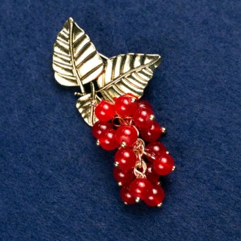 Brosche mit natürlichem Karneol "Zweig mit Beeren", goldfarbener Metallton 60×35 mm