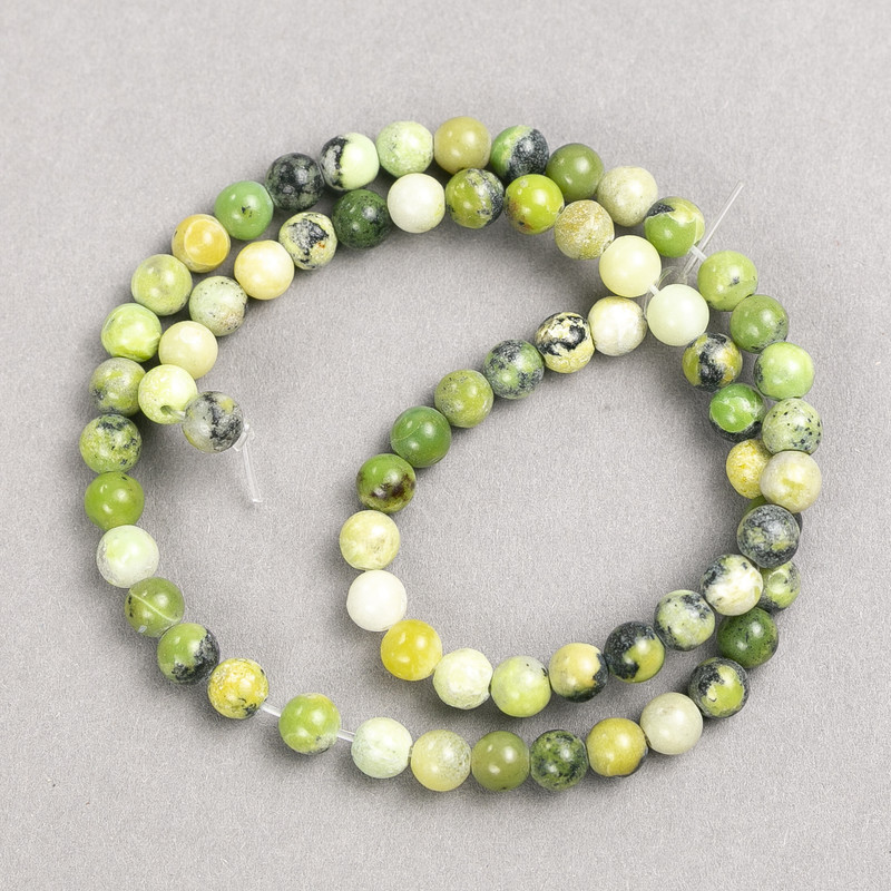 Perlen aus australischem Jadeit auf Schnur, glatte Kugeln, Durchmesser 6 mm, Länge 38 cm+