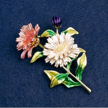 Anhänger-Brosche Gänseblümchen, Emaille, goldfarbenes Metall 63×50 mm