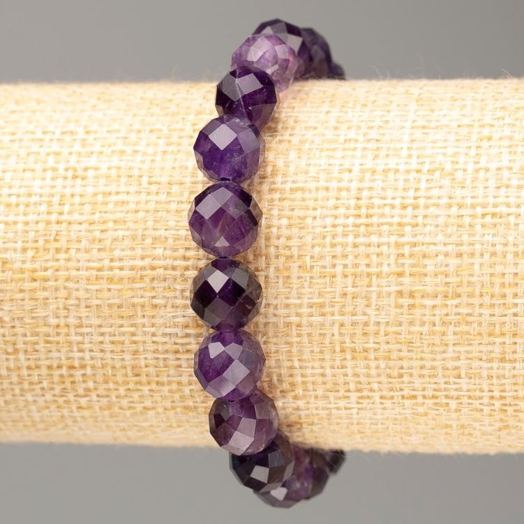Armband aus natürlichem Amethyst mit facettierten Kugeln, Durchmesser ca. 10 mm, Länge ca. 18 cm, auf Elastikband