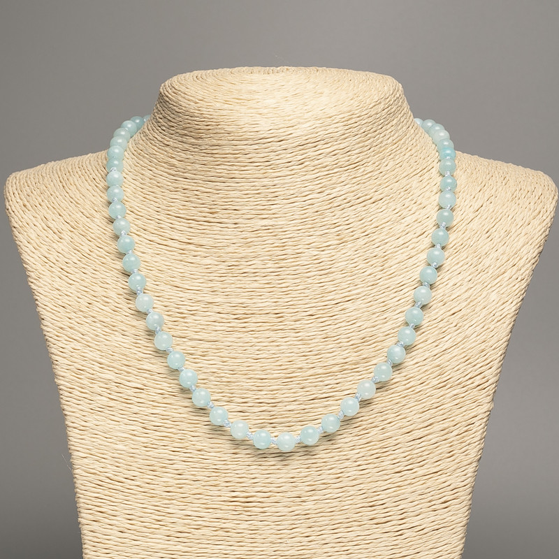 Kette hellblaues Aquamarin – glatte Kugeln, Durchmesser ca. 6 mm, Länge ca. 50 cm, aus synthetisch gefärbtem weißen Nephrit