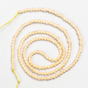 Feine Spinell-Perlen (synthetisch), beige Champagner, facettierte Kugeln, Durchmesser ca. 2 mm, auf Faden, Länge 37 cm