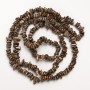 Bronzit-Naturstein-Chips auf Schnur, Durchmesser 7x2 mm +-, Länge 88 cm +