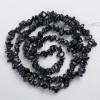Perlen Aventurin 'Nacht Kaïra' Naturstein-Chips auf Schnur, Durchmesser 8x3 mm, +/- Länge 80 cm