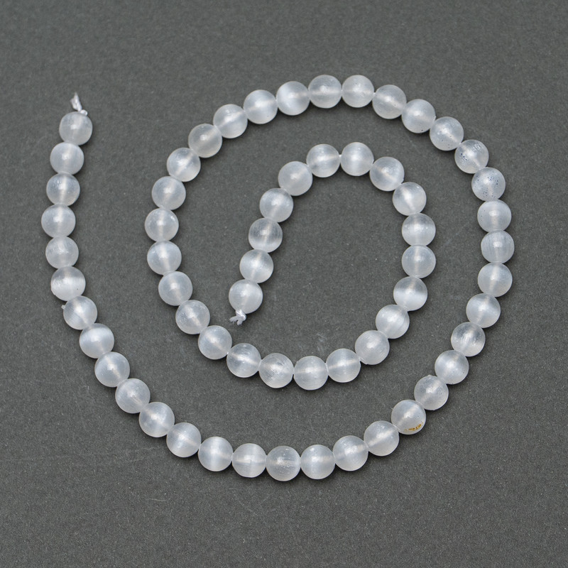 Selenit-Perlen, glatte Kugeln, Durchmesser ca. 6,5 mm, Länge ca. 39 cm, auf der Schnur