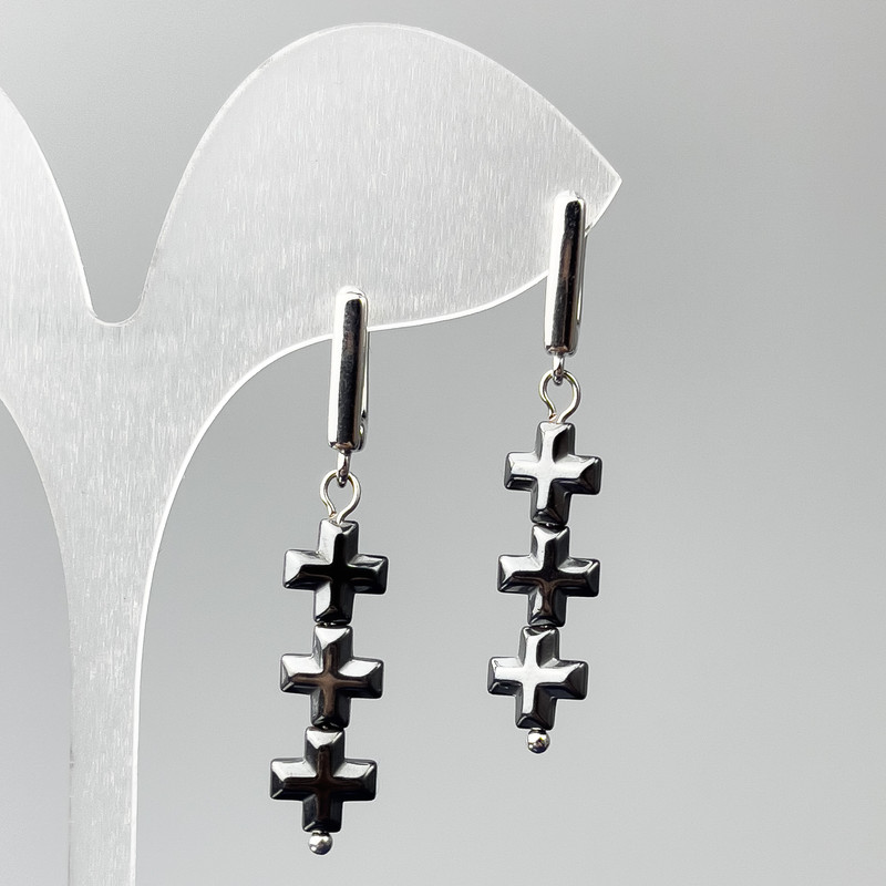Ohrstecker Hämatit-Kreuze, Durchmesser 8×26 mm, Länge 43 mm