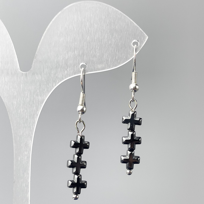 Ohrstecker Hämatit-Kreuze, Maße 6 × 20 mm, Länge 41 mm