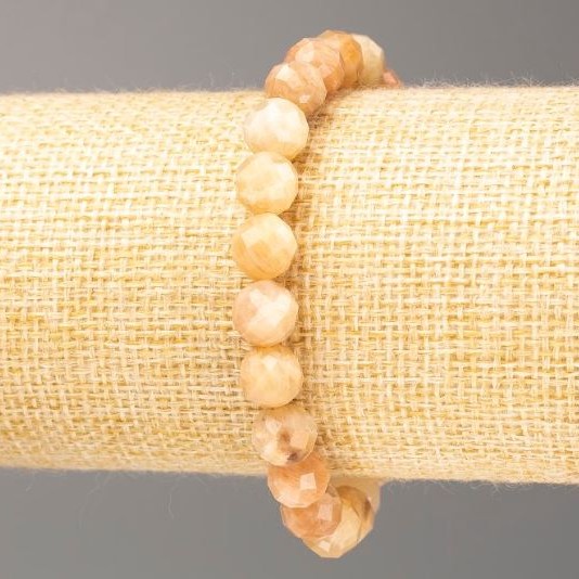 Armband aus Selenit, Naturstein, facettierte Kugeln, Durchmesser ca. 8 mm, Länge 18 cm (Stretch)