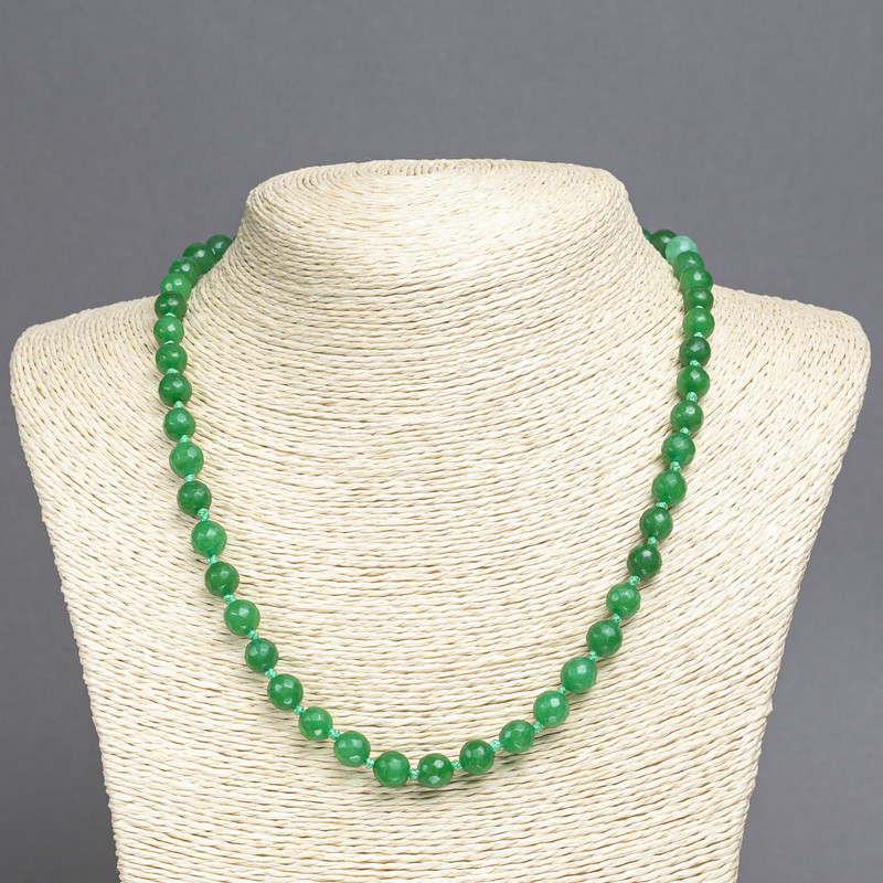 Kette aus Chrysoprase (synthetisch) – facettierte Kugel, Durchmesser ca. 7,5 mm, Länge ca. 45 cm