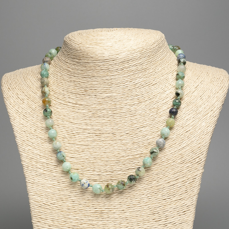 Kette aus Chrysokoll und Lazurit, facettierte Kugel, Durchmesser 8 mm, Länge über 50 cm