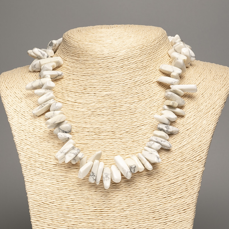 Kette aus natürlichem Chalzedon-Chips in Nadelform, Abmessungen 20 x 8 mm, Länge 48 cm +