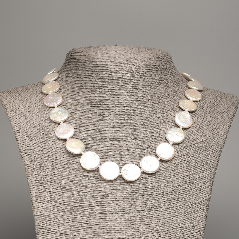Kette aus Barockperlen mit dem Farbton „Benzin“, Durchmesser 15 × 15 × 4 mm, Länge 45 cm +