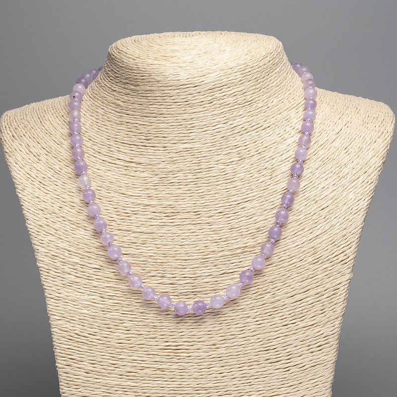 Kette aus getöntem Quarz im Amethystfarbton – glatte Kugeln, Durchmesser ca. 6,5 mm, Länge ca. 50 cm