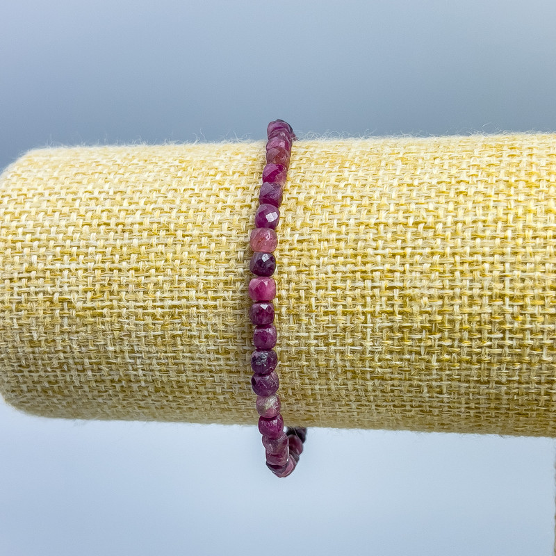 Turmalinarmband aus Naturstein, facettierte Würfel, Durchmesser 4 × 4 mm, Länge 18 cm (elastisch)