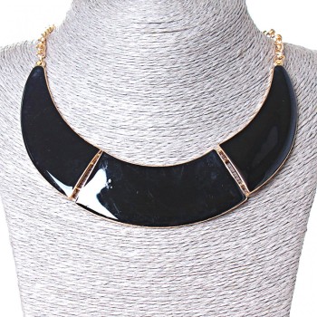Collier Tor in drei Teilen aus goldfarbenem Metall und schwarzem Glanz (130 × 20 mm)