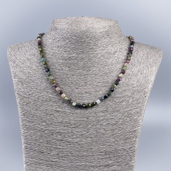 Kette aus natürlichem Turmalin, facettierte Würfelperlen, Durchmesser ca. 5 mm, Länge ca. 48 cm