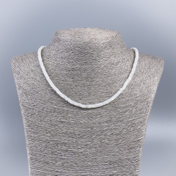 Choker aus natürlichem Perlmutt (getönt) weiß-milchig, glatte Rondellperlen, Durchmesser 4×2 mm, Länge ca. 48 cm