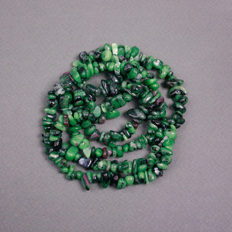 Zoisit-Krümelperlen auf Faden, Durchmesser ca. 7×6×3 mm, Länge ca. 80 cm