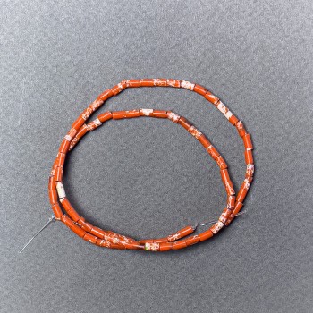 Orangene Varizit-Perlen (gepresst), facettiert, Durchmesser 2×4 mm, Länge ca. 38 cm, auf Faden