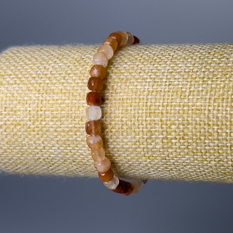 Karneol-Armband aus Naturstein, facettierte Würfel, Durchmesser ca. 5 mm, Länge ca. 18 cm (Stretch-Armband)