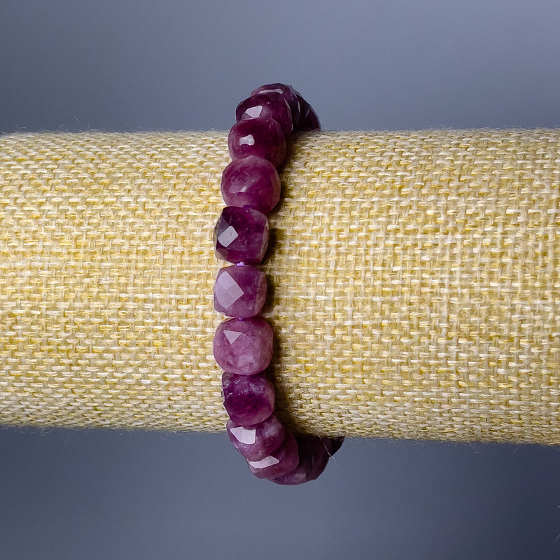 Armband aus natürlichem Turmalin, facettierte Würfelperlen, Durchmesser ca. 9 mm, Länge 18 cm (Dehnband)