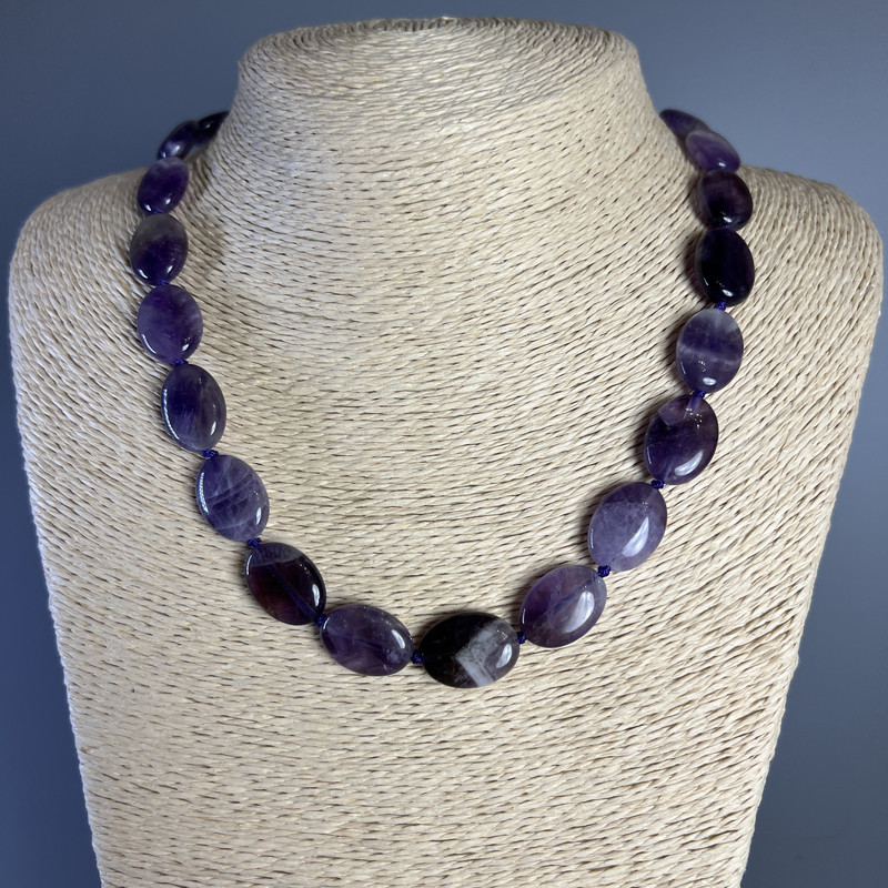 Halskette aus natürlichem Amethyst, oval geformt, Durchmesser 13 x 18 x 6 mm ±, Länge ca. 49 cm