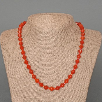 Karneol-Halskette aus natürlichem Stein, facettierte Rhomben, ca. 8 × 8 mm, Länge 49 cm, mit Perlen