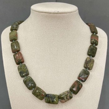 Halskette aus Heliotrop-Jaspis, natürlicher Stein, rechteckige Elemente, ca. 13 × 18 mm, Länge 48 cm