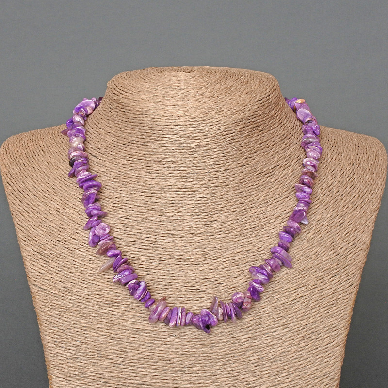 Collier aus Charoit-Naturstein-Chips, Durchmesser 9×3 mm, Länge ca. 47 cm