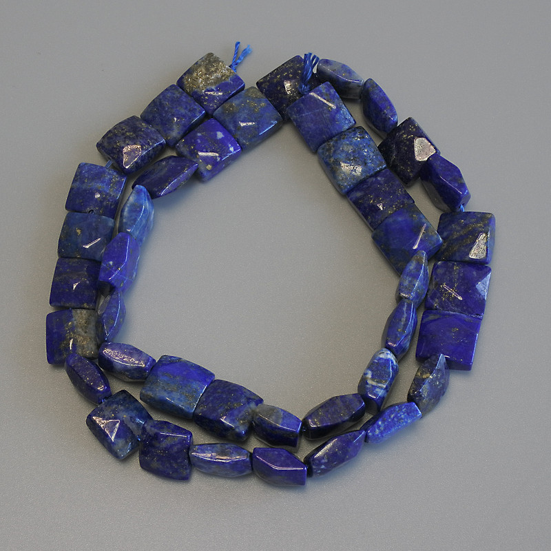 Faceted Lapis Lazuli Beads, Square, 8.5–9.5 mm, on thread, length 39 cm