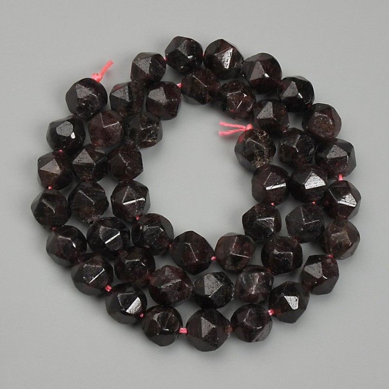 Garnet Beads, Faceted, 8 mm Diameter, 38 cm Length
