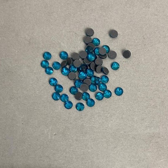 Blue cold-set rhinestones, 4 mm diameter, packaging approx. 15 g (±)