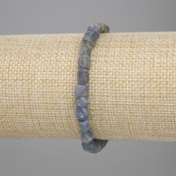 Bracelet with unpolished sapphire gemstones, diameter 5–8×5–7 mm ±, length 18 cm ±, stretch