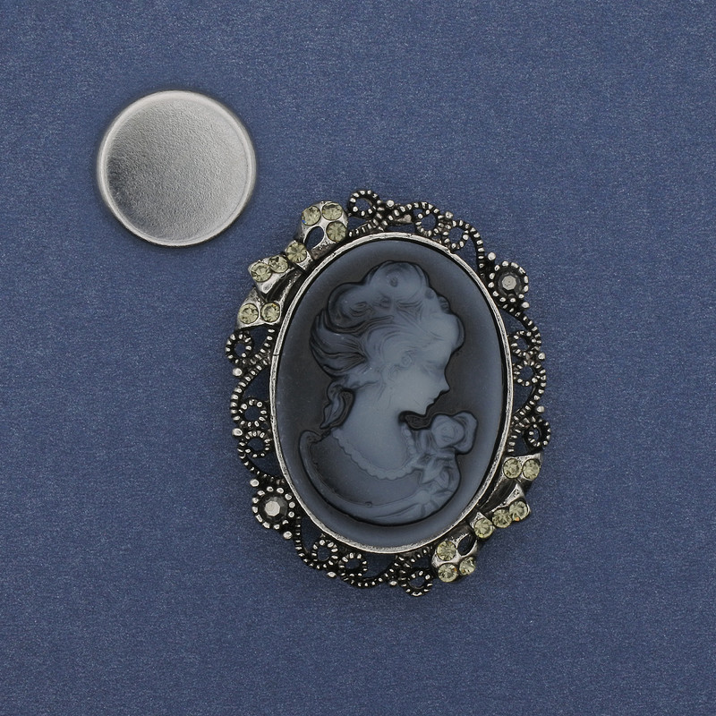 Magnetic brooch 'Lady Cameo' with crystals, silver-tone metal, 41×33 mm +