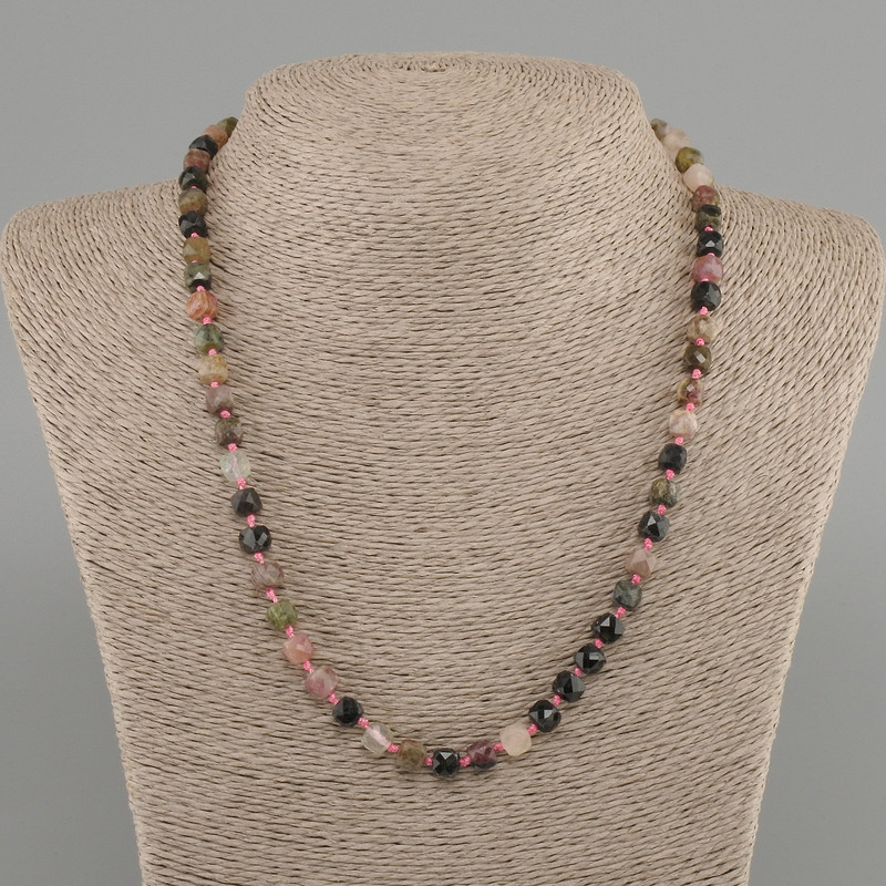 Turquoise? Wait actual stone: Turmaline is tourmaline. Name translation: Beads Tourmaline Faceted Cube Beads, diameter 6x6mm+, length 50mm+- with clasp