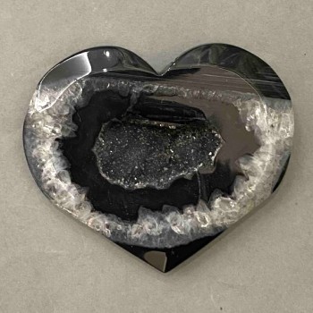 Heart-shaped Agate Geode Souvenir 74×62 mm ± weight 127 g