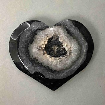 Agate heart souvenir with geode 52×64 mm ± weight 87 grams