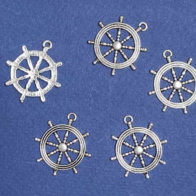 Pendant finding 'Steering Wheel' 25×28mm, pack of 10