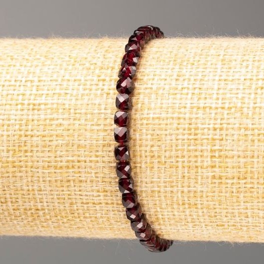 Bracelet Garnet natural stone faceted cube, diameter 4mm±, length 18cm (stretch)