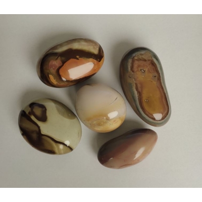 Сувенірне натуральне каміння Агат асорті розмірів, вага від +-50г. (ціна за 100 грам)