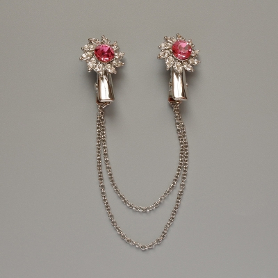 Брошка для кардиганів Квітка білі стрази,рожеві кристали, сряблястий метал 18х25мм, ланцюжок 10 см