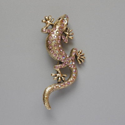 Брошка Ящірка рожеві стрази хамелеон золотистий метал 29х63мм